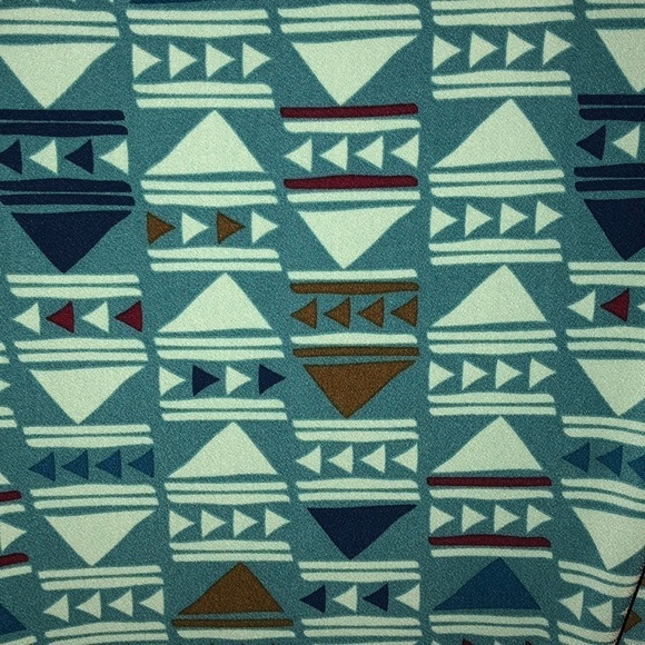 NWT LuLaRoe Discontinued Classic T - Picture 7 of 7